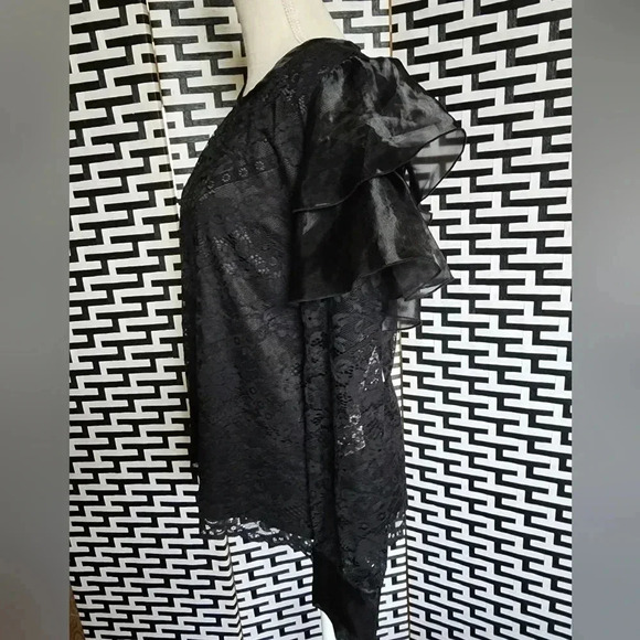 Rachel Parcell ruffle shoulder lace blouse size Medium New Black - Picture 6 of 15